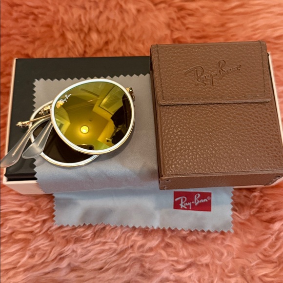 Ray-Ban Gold Frame with Brown Lenses Sunglasses - Picture 3 of 5